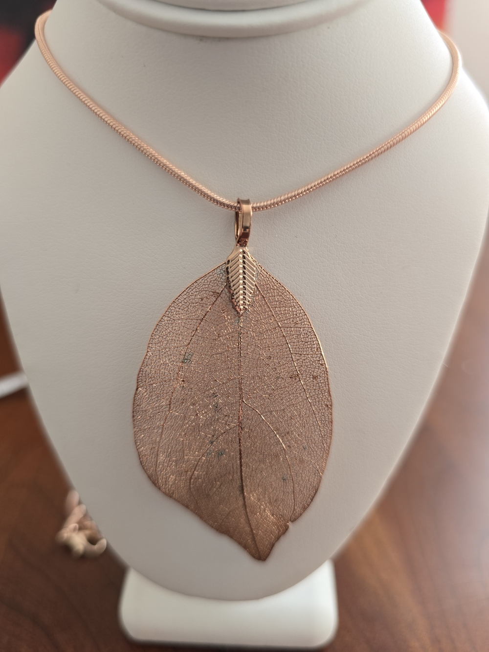 Rose Gold Leaf 🌿 Pendant Necklace, NWOT